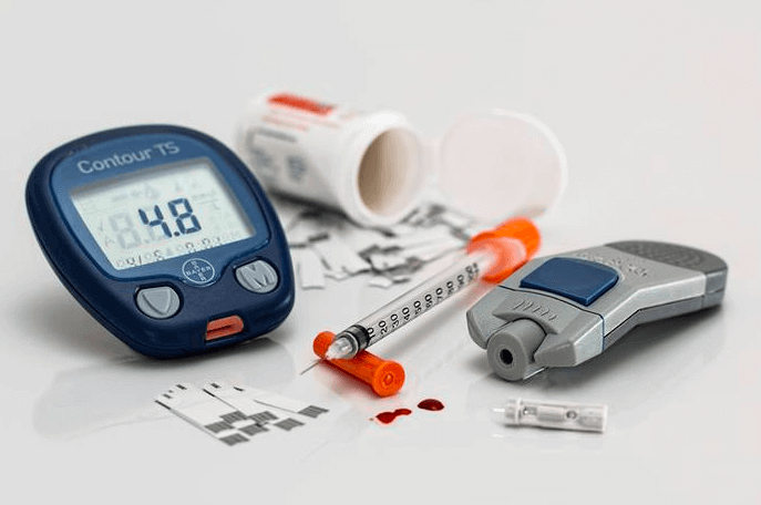 ١٠ طرق للوقاية من مشاكل الكلى Blood-sugar-control 